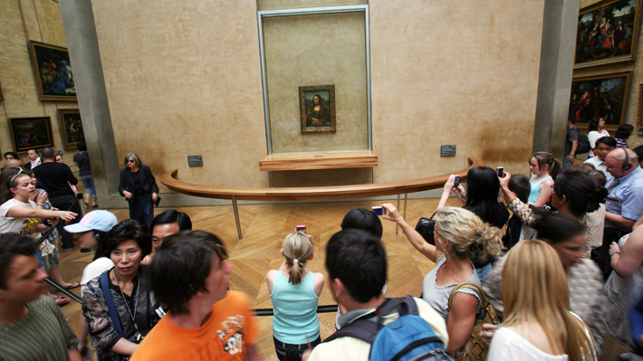 Director del Louvre rechaza gira de la "Mona Lisa" por Francia: "Podría sufrir daños irreparables"