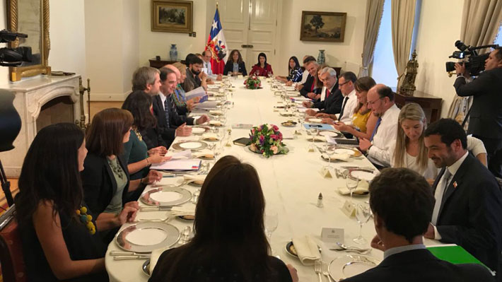 Piñera asegura que grupo de trabajo por la infancia recogerá ideas del gobierno de Bachelet