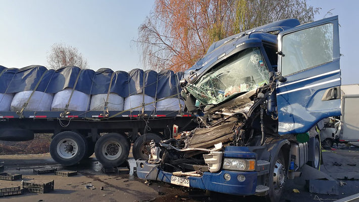 Colisi&oacute;n m&uacute;ltiple en San Fernando provoca congesti&oacute;n de 15 kms: Informan desv&iacute;os