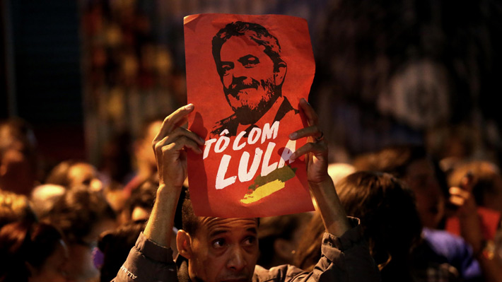 A horas de ingresar a prisión, Lula se recluye en sede sindical arropado por dirigentes del PT