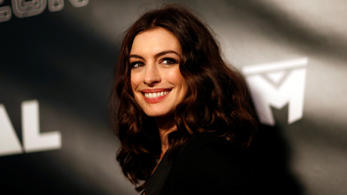 Anne Hathaway inicia un importante cambio físico para un papel en el cine y envía un mensaje a quienes se burlarán de ella