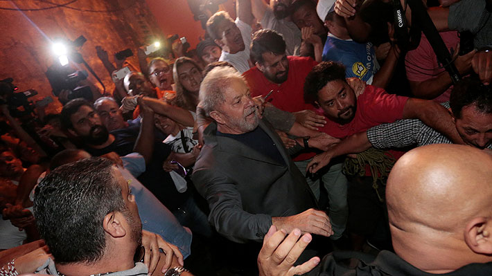 Lula da Silva abandona sindicato y se traslada a Curitiba para entregarse a la justicia