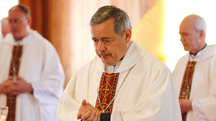 Obispo Barros niega haber entregado carta de renuncia a monseñor Scicluna