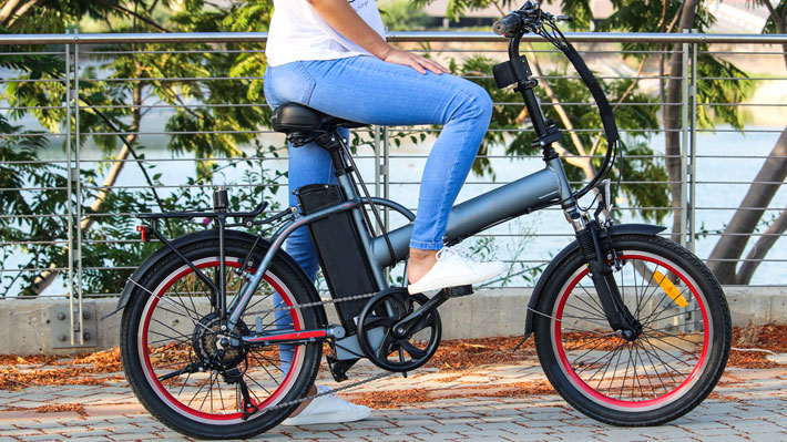 Uber se expande y compra servicio de bicicletas compartidas eléctricas