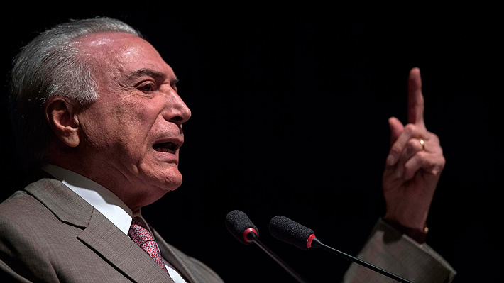 Presidente de Brasil asume que "estamos en un momento difícil", pero hay que "seguir adelante"
