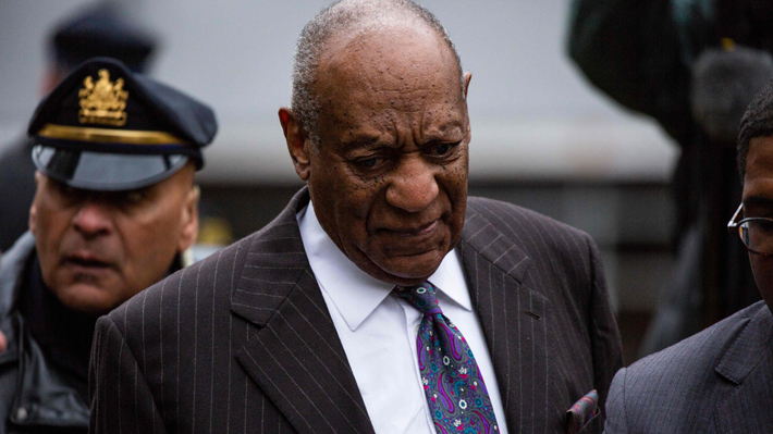 Fiscal revela que Bill Cosby pagó una millonaria suma a una de las mujeres que lo acusa de agresión sexual
