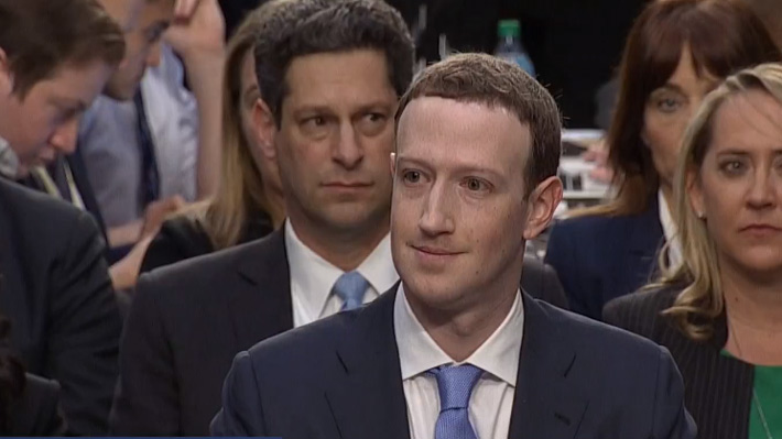 Revive la primera jornada de Mark Zuckerberg frente al Congreso por el escándalo de privacidad en Facebook