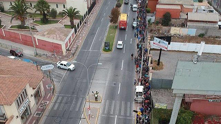 Locura total por la "Roja" femenina luego de que hinchas repletaron las calles de La Serena por entradas