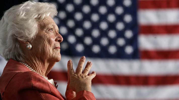 Las batallas políticas y sociales que marcaron los 92 años de vida de Barbara Bush