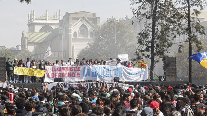 Grupo de estudiantes rechaza convocatoria a marcha: "En la Confech toman decisiones a puertas cerradas"