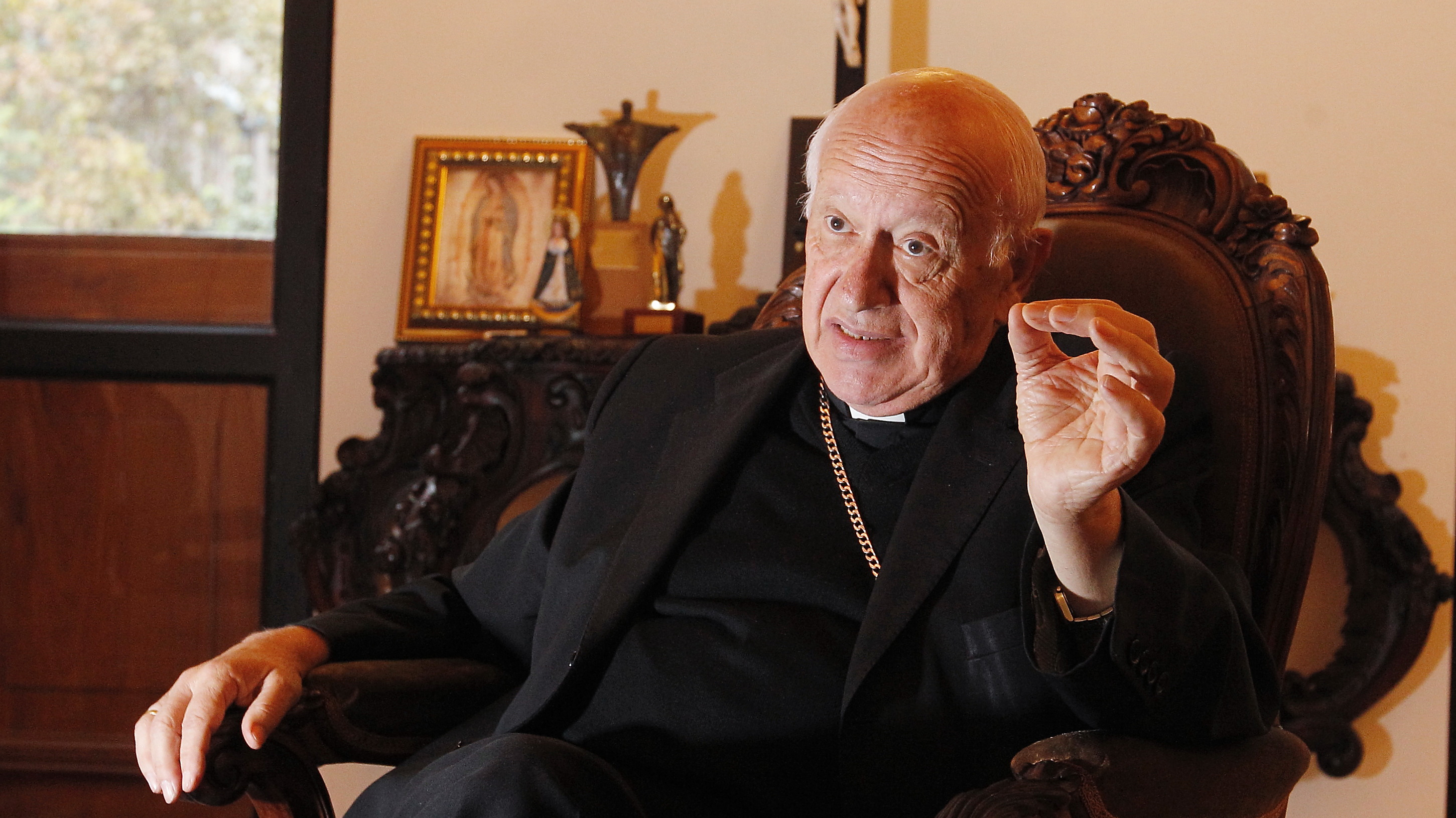 Ezzati cree que obispo Barros "sin duda alguna" debe dar "un paso al costado"
