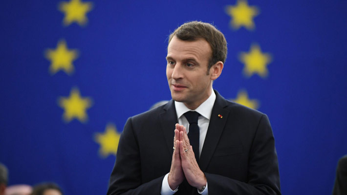 Regalos y visitas simbólicas: La diplomacia con la que Macron busca posicionar a Francia en la arena internacional