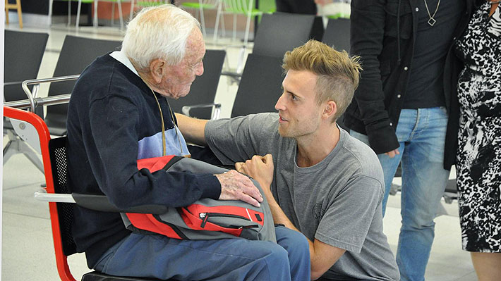 Científico australiano de 104 años se despidió de sus cercanos y viajó a Suiza para poner fin a su vida