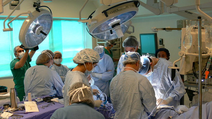 Impactante: Médicos extirpan un tumor de 60 kilos del abdomen de una mujer en EE.UU.