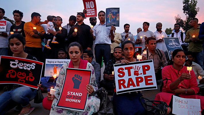 Dos hombres abusan sexualmente y queman viva a una adolescente en India