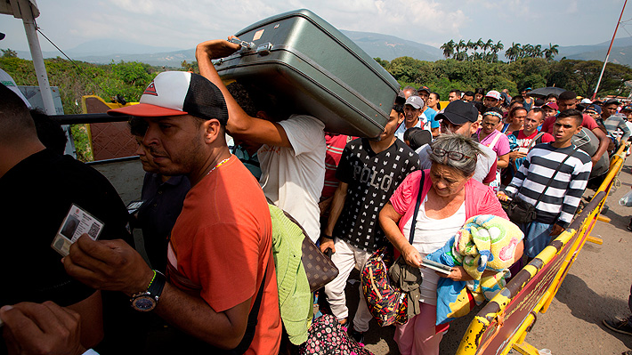 Vaticano lanza plan de ayuda a venezolanos que han emigrado de su país