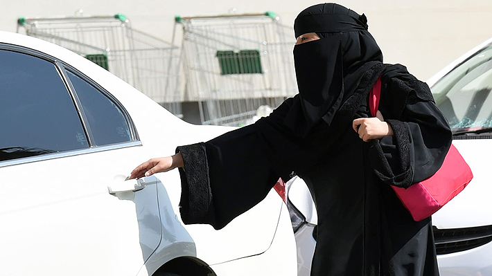 Decreto fue anunciado en septiembre: Mujeres podrán conducir en Arabia Saudita desde el 24 de junio