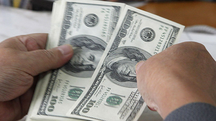 Dólar sigue imparable: Hoy sube de nuevo y en siete sesiones acumula alza de $32