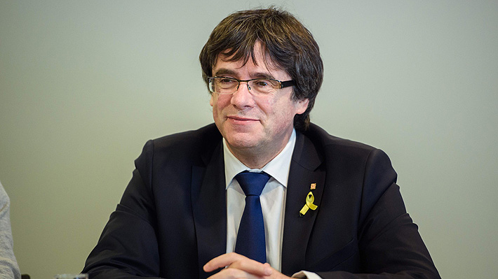 Puigdemont desiste de ser presidente de Cataluña y nombra a un sucesor
