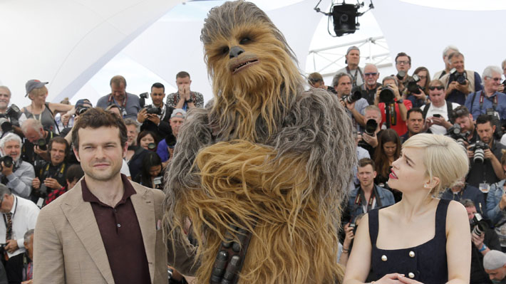 Fotos: Elenco de "Han Solo: Una historia de Star Wars" se luce en su paso por el Festival de Cannes