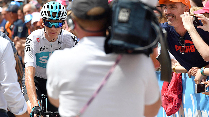 Descollante: Froome protagoniza una actuación de otra época y es el nuevo líder del Giro
