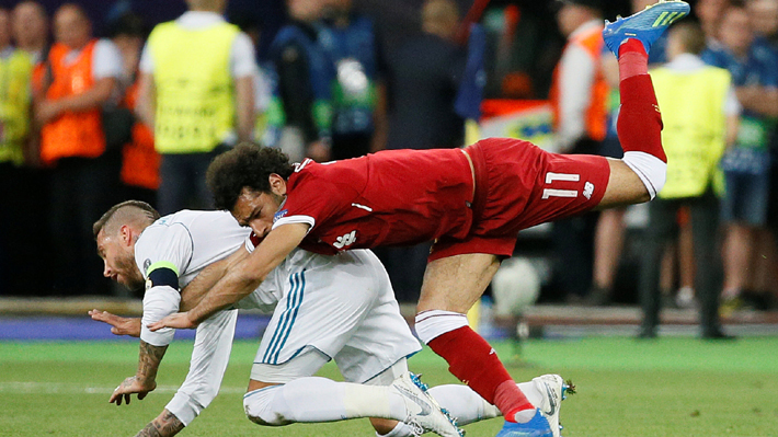 Todos alegan falta y roja... Mira la polémica jugada en la que Sergio Ramos lesionó a Salah en la final de la Champions