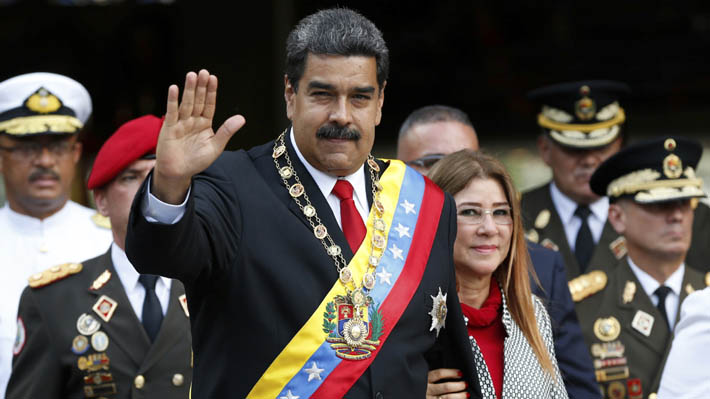 Maduro estudia liberaciones de "presos políticos" y pide "unirse por la paz"