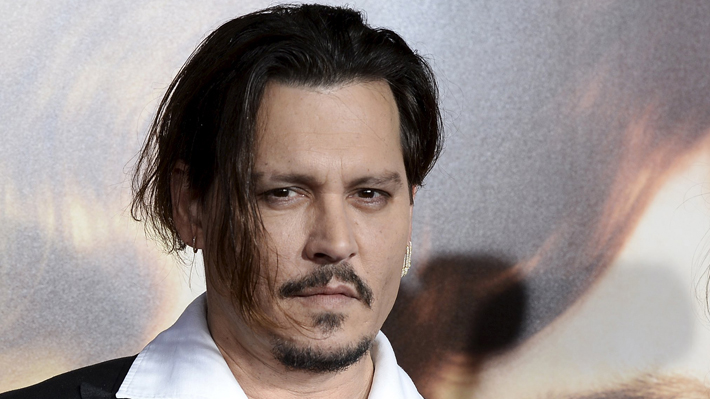 Johnny Depp genera preocupación por fotografías en que luce muy delgado y con aspecto enfermo
