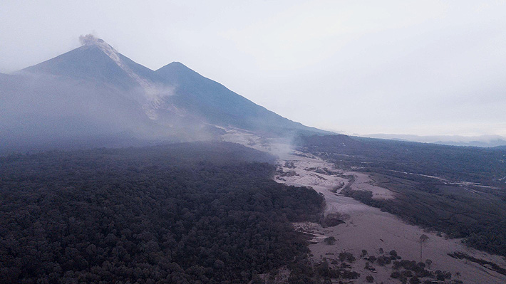 Sube a 33 la cifra de muertos por erupción del volcán de Fuego en Guatemala