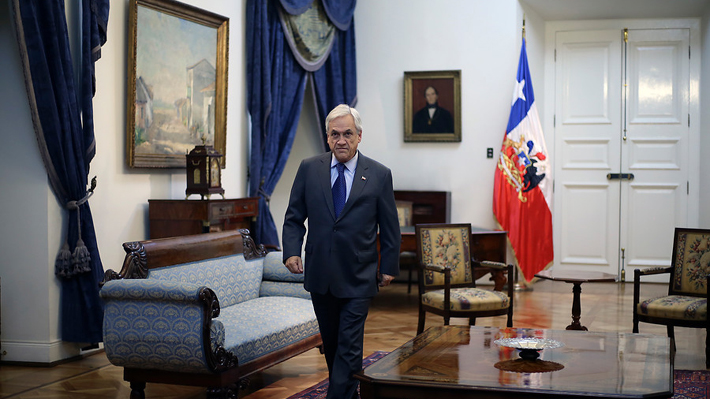 Adimark: Aprobación a Gobierno de Piñera cae cuatro puntos y queda en un 50% durante mayo