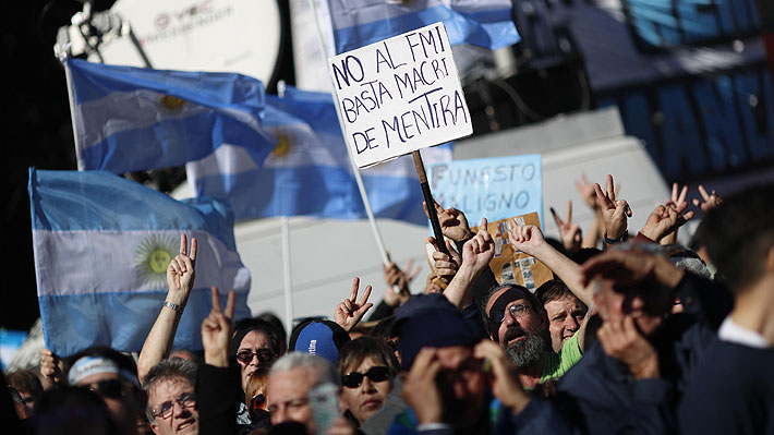 Oposición en Argentina rechaza acuerdo con FMI y advierte que viene un "severo ajuste social"