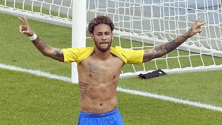 Como de baby fútbol: Mira el golazo que marcó Neymar en el último duelo de Brasil antes del Mundial
