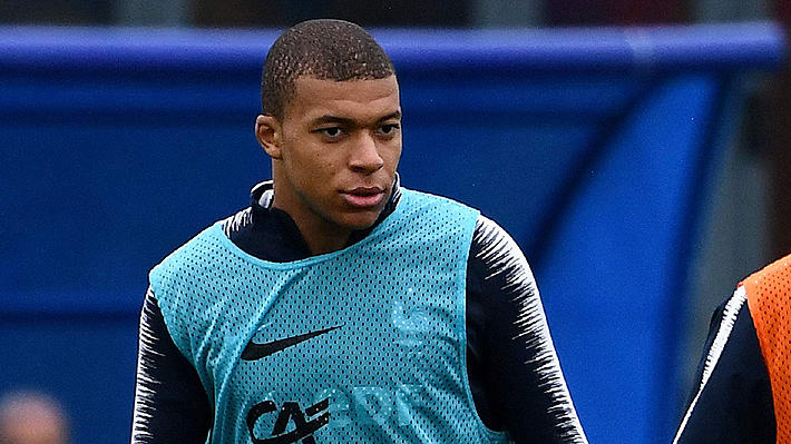 Mbappé despeja las dudas tras recibir una fuerte patada de un compañero: "Sólo fue un golpe, pero no es grave"