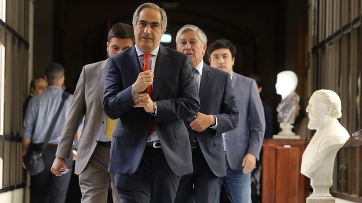 Senador Chahuán reafirma críticas sobre instalación del Gobierno y emite disculpas públicas a ministra Pérez