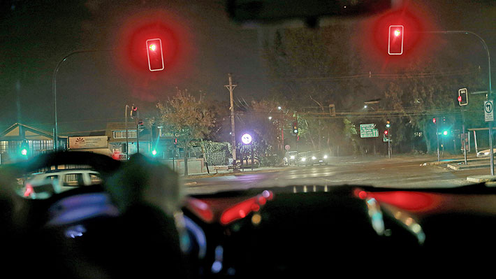 Acortan duración de luz roja en 1.200 semáforos de Santiago para disminuir exposición a asaltos