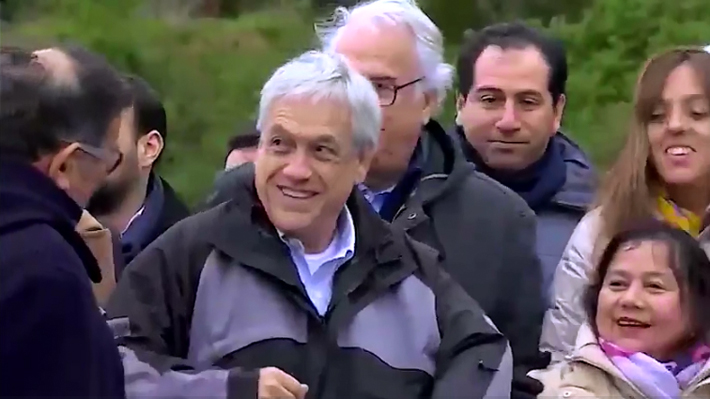 El distendido diálogo entre Piñera y el senador Quinteros en medio de acusaciones por la "sequía legislativa"