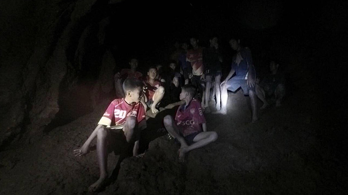 Los posibles escenarios para rescatar a los niños atrapados en una cueva en Tailandia