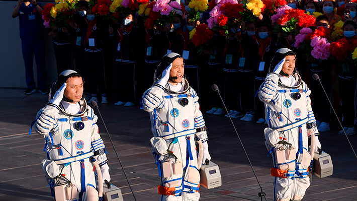 Shenzhou Tres Astronautas Chinos Regresan A La Tierra Tras Una