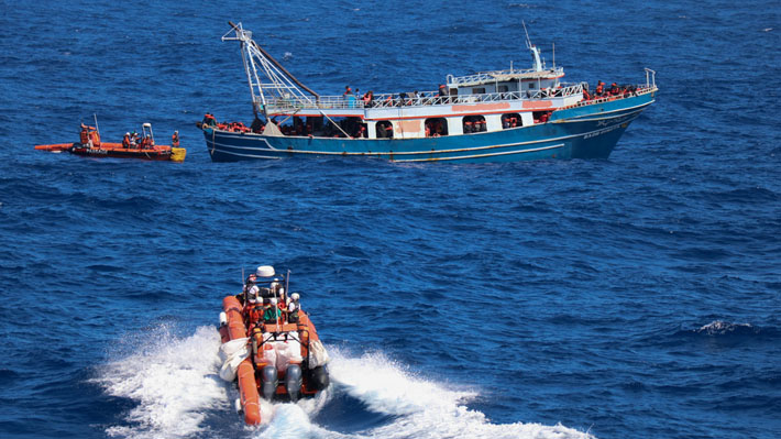 Naufragio De Barco Frente A Las Costas De Libia Deja Migrantes