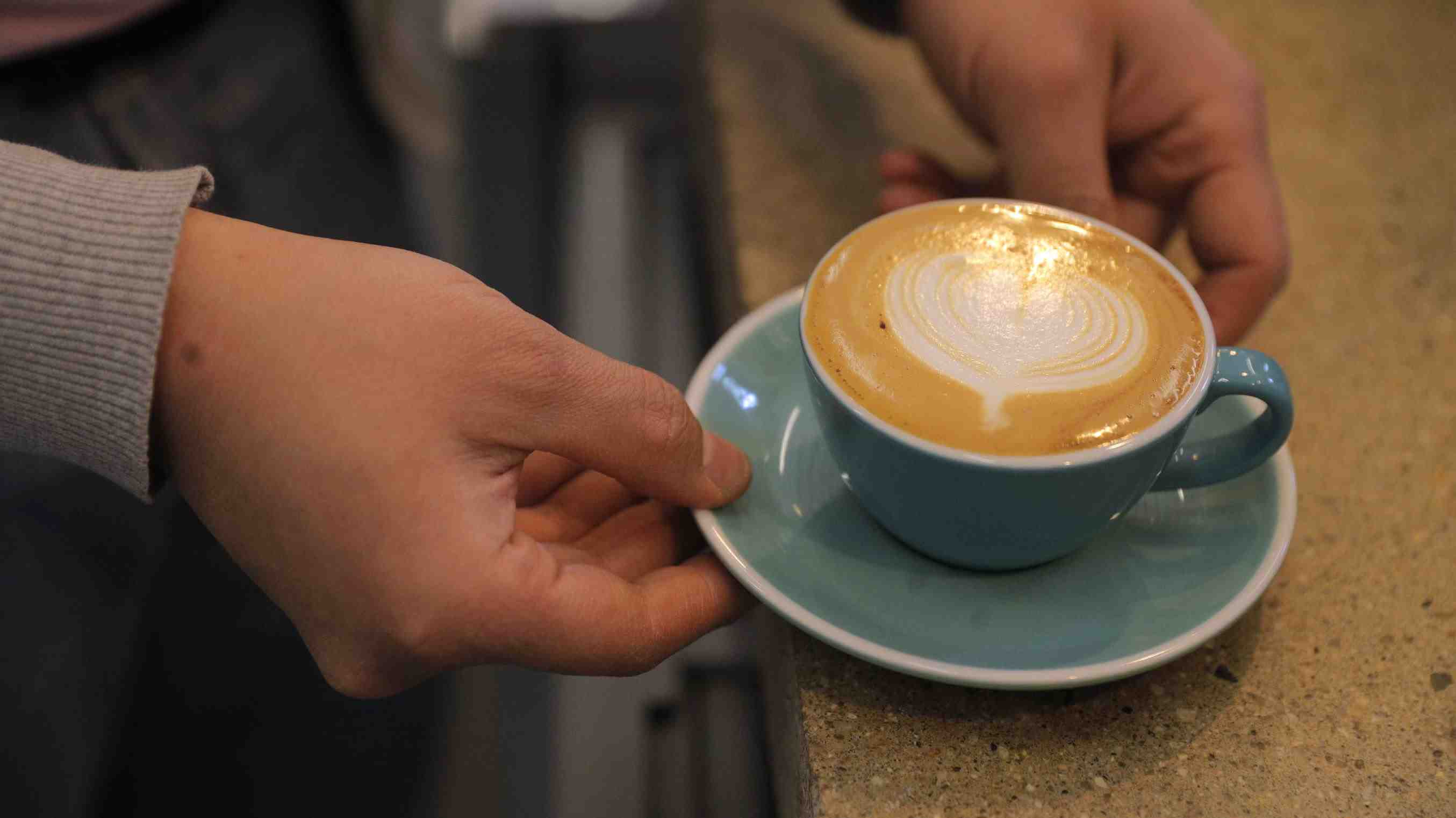 Alertan por falsificación de reconocida marca de café: Sernac interpone denuncia para dar con "fabricantes ilegales"