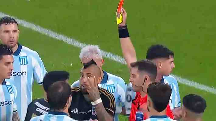 Mira la expulsión de Arturo Vidal en la derrota de Colo Colo ante Racing en la Libertadores