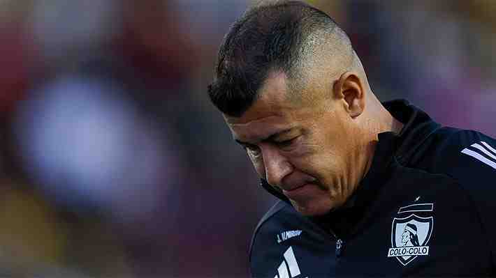 Jorge Almirón deja en duda su continuidad en Colo Colo y desliza fuertes críticas al plantel
