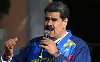 Maduro ordena el cierre de la embajada y consulados de Venezuela en Ecuador en apoyo a México  