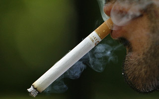 Distancia mínima en Turín y prohibición de compra en Reino Unido: La arremetida en Europa contra el tabaco