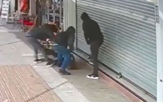Video | Comerciante fue víctima de violento asalto frustrado en Rancagua: Sujetos la golpearon en el piso