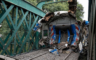 Del robo de cables a fallas en la comunicación: Las posibles causas del choque de trenes en Buenos Aires