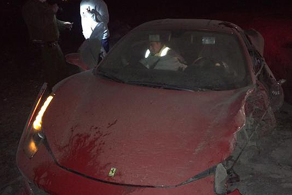 Arturo Vidal protagoniza un accidente de tr&aacute;nsito en el acceso sur a Santiago