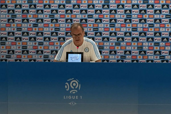 Marcelo Bielsa sorprende y renuncia al Marsella tras primera fecha de la Liga francesa