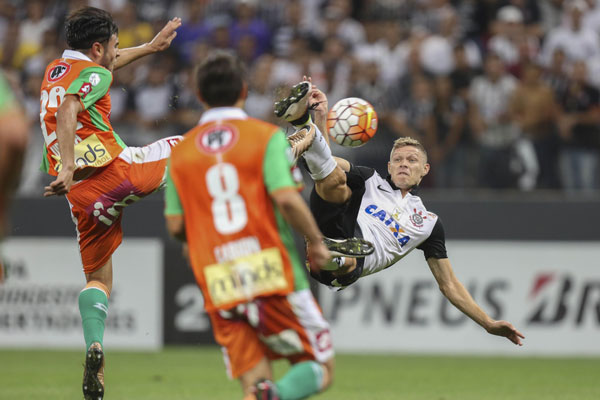 Cobresal cierra su pobre partipación en la Libertadores con una humillante goleada ante Corinthians