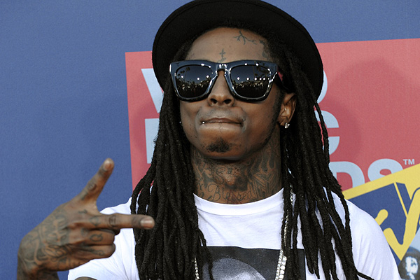 Rapero Lil Wayne es hospitalizado 